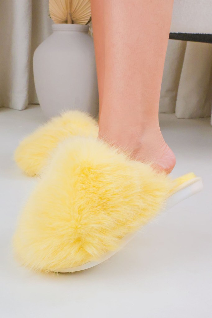 LEMÓN FAUX FUR SLIPPER